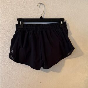 Lululemon Hotty hot shorts 6